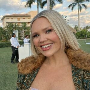 Meet your Posher, Julie